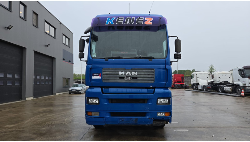 MAN TGA 18.410 (864.000 KM / MANUAL PUMP / MANUAL GEARBOX / RETARDER / POMPE MANUELLE) - Tractor unit: picture 2 MAN TGA 18.410 (864.000 KM / MANUAL PUMP / MANUAL GEARBOX / RETARDER / POMPE MANUELLE) - Tractor unit: picture 2