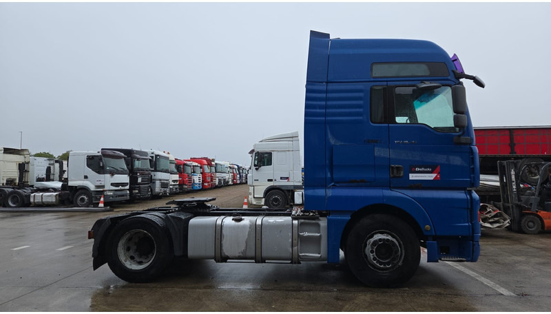 MAN TGA 18.410 (864.000 KM / MANUAL PUMP / MANUAL GEARBOX / RETARDER / POMPE MANUELLE) - Tractor unit: picture 4 MAN TGA 18.410 (864.000 KM / MANUAL PUMP / MANUAL GEARBOX / RETARDER / POMPE MANUELLE) - Tractor unit: picture 4