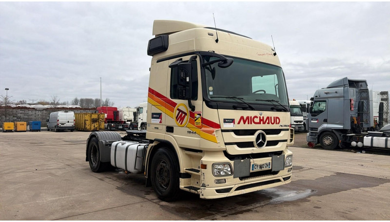 Mercedes-Benz actros 1844 (MP3 / CAMION FRANCAIS / PARFAIT ETAT / PTO / FRENCH TRUCK) - Tractor unit: picture 2 Mercedes-Benz actros 1844 (MP3 / CAMION FRANCAIS / PARFAIT ETAT / PTO / FRENCH TRUCK) - Tractor unit: picture 2