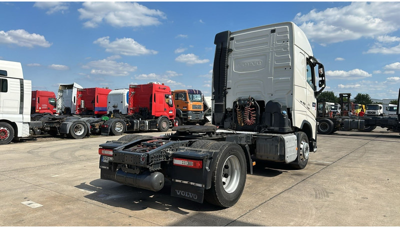 Volvo FH 460 (CLEAN CONDITION / CLEAN CHASSIS / EURO 6) - Tractor unit: picture 5 Volvo FH 460 (CLEAN CONDITION / CLEAN CHASSIS / EURO 6) - Tractor unit: picture 5