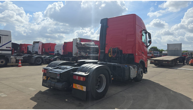 Volvo FH 460 (GOOD CONDITION / EURO 6 / FRIGO / LANE ASSIST) - Tractor unit: picture 5 Volvo FH 460 (GOOD CONDITION / EURO 6 / FRIGO / LANE ASSIST) - Tractor unit: picture 5