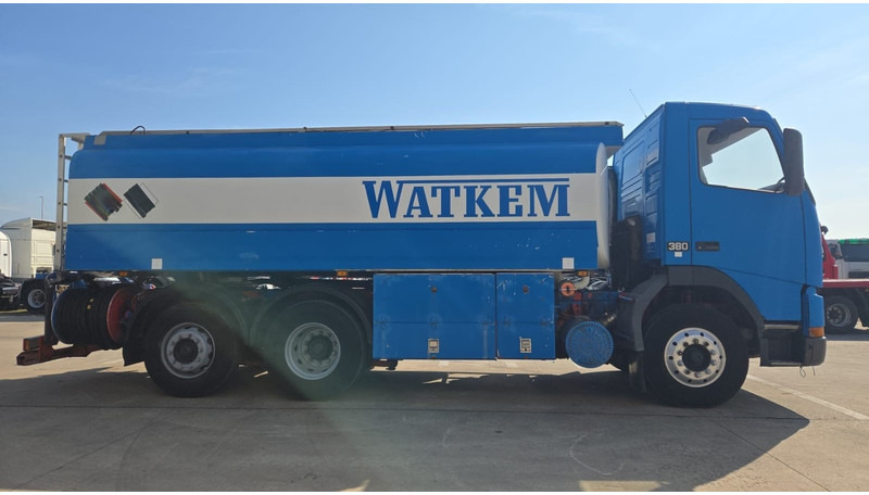 Volvo FH 12.380 (20.100 LITERS / PARFAIT ETAT / TOP CONDITION !!! / 6X2 / BOITE MANUELLE) - Tank truck: picture 4 Volvo FH 12.380 (20.100 LITERS / PARFAIT ETAT / TOP CONDITION !!! / 6X2 / BOITE MANUELLE) - Tank truck: picture 4
