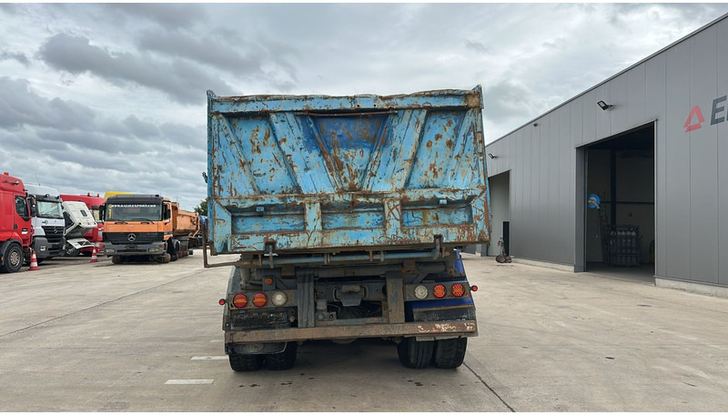 Volvo FL 12.380 (8X4 /STEEL SUSP. / BOITE MANUELLE / MANUAL GEARBOX) - Tipper: picture 5 Volvo FL 12.380 (8X4 /STEEL SUSP. / BOITE MANUELLE / MANUAL GEARBOX) - Tipper: picture 5