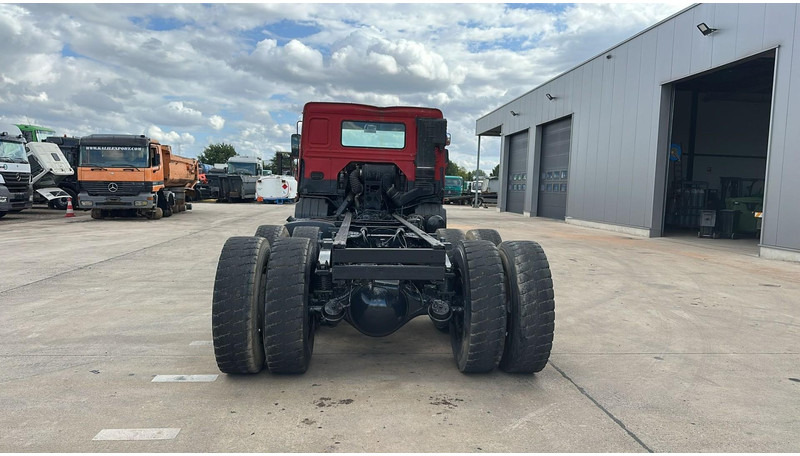 Volvo FL 7 - 260 (6X4 / LAMES / POMPE MANUELLE / MANUAL PUMP / STEEL SUSP.) - Cab chassis truck: picture 5 Volvo FL 7 - 260 (6X4 / LAMES / POMPE MANUELLE / MANUAL PUMP / STEEL SUSP.) - Cab chassis truck: picture 5