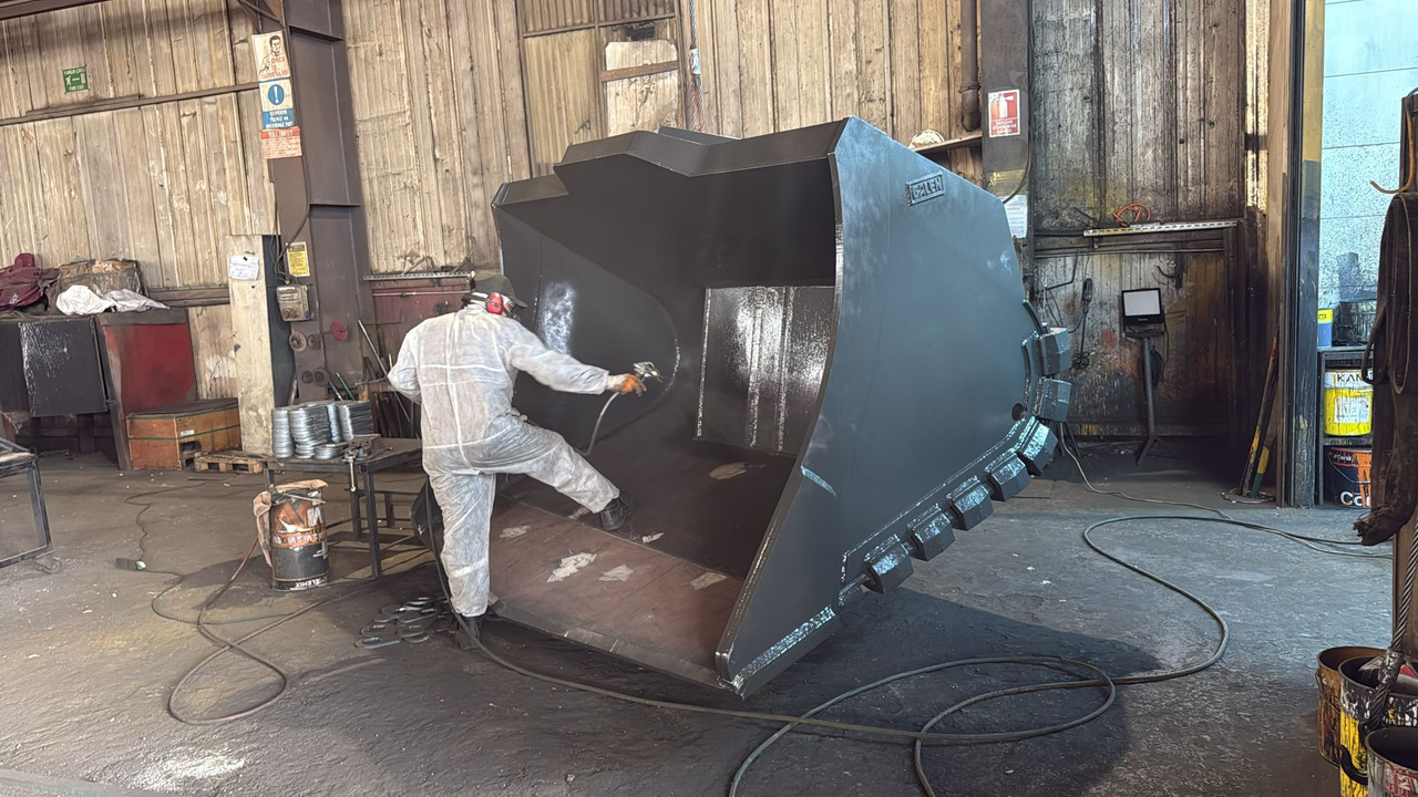 Epiroc ST1030 - Loader bucket for Wheel loader: picture 1 Epiroc ST1030 - Loader bucket for Wheel loader: picture 1