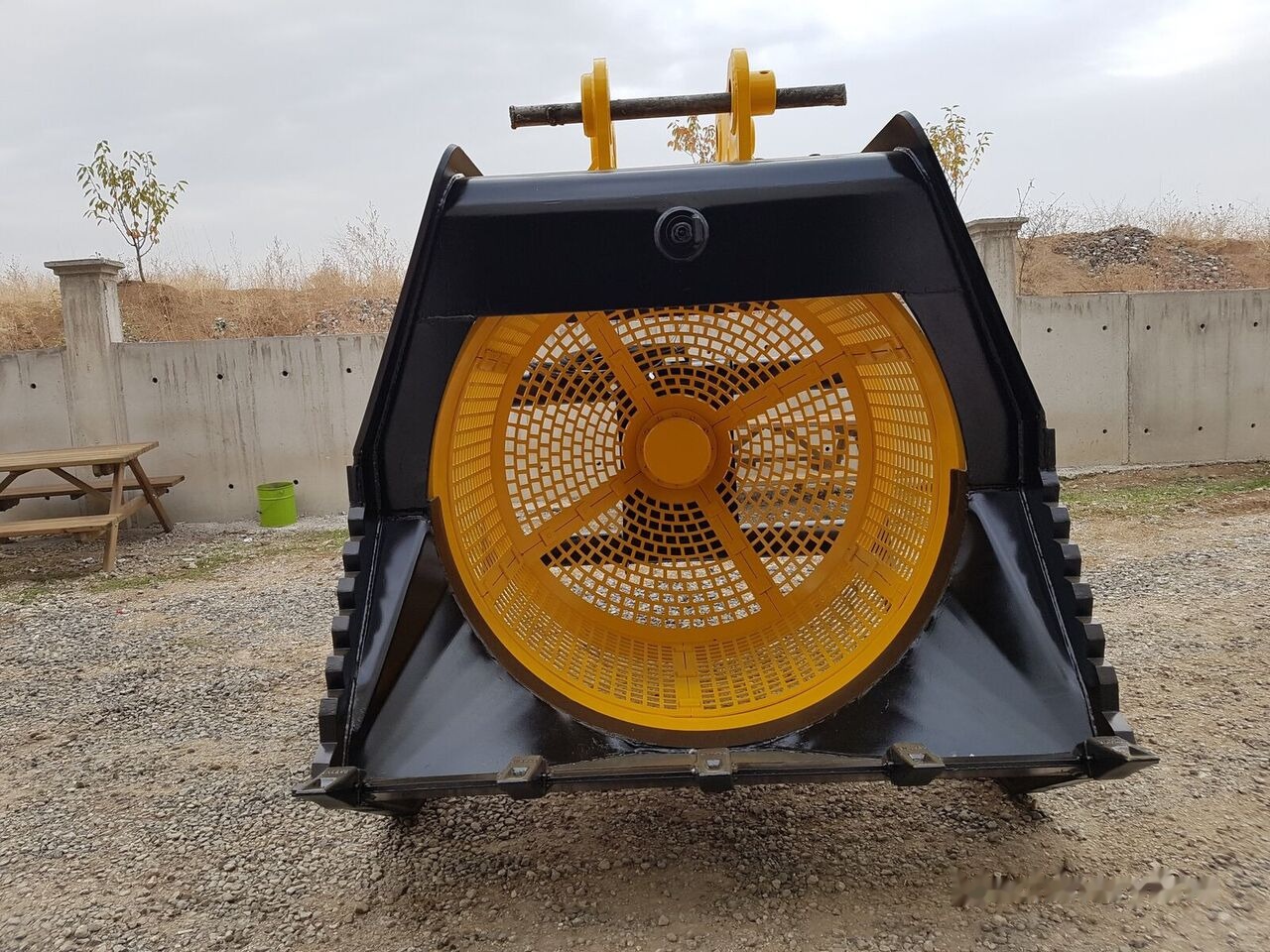 Hitachi Tamburlu Elek Kova (Rotary Screening Bucket) - Sorting bucket: picture 3 Hitachi Tamburlu Elek Kova (Rotary Screening Bucket) - Sorting bucket: picture 3