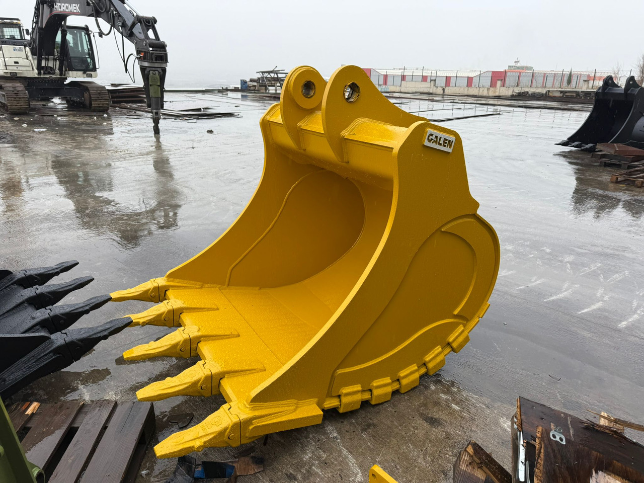 Komatsu PC300 Reinforced General Purpose Bucket - Excavator bucket for Crawler excavator: picture 4 Komatsu PC300 Reinforced General Purpose Bucket - Excavator bucket for Crawler excavator: picture 4