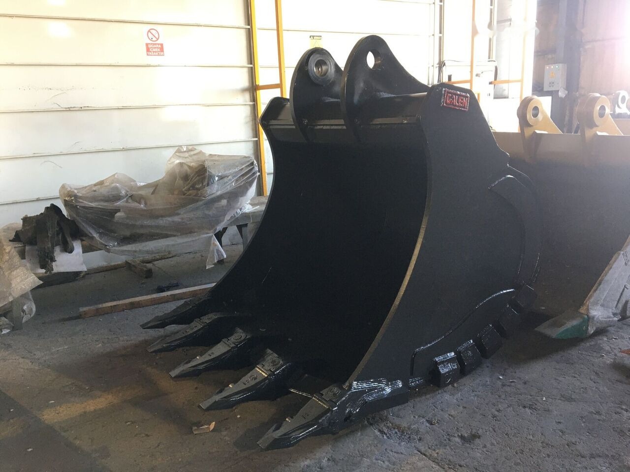 Komatsu PC350 Rock Bucket - Excavator bucket: picture 4 Komatsu PC350 Rock Bucket - Excavator bucket: picture 4