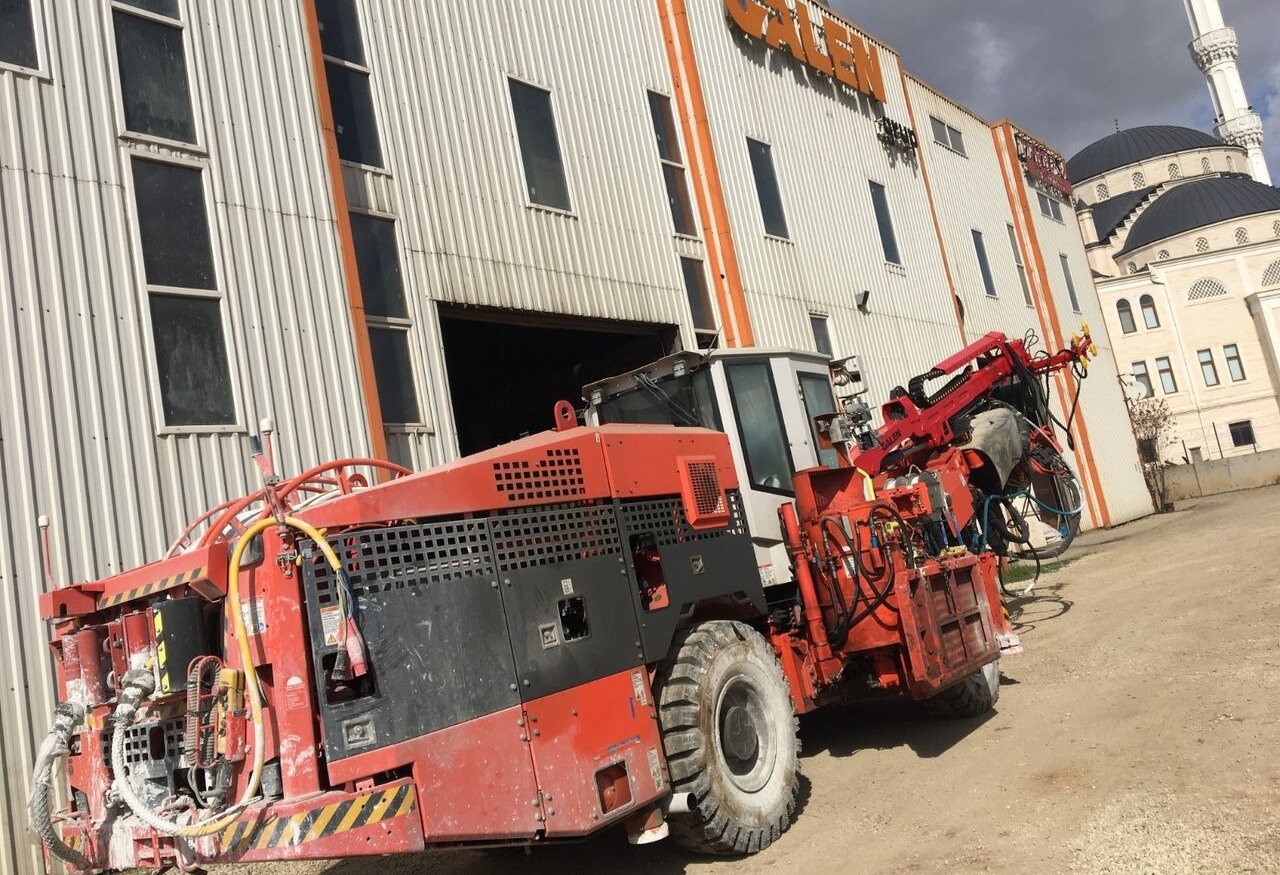 New Boom for Excavator Terex SANDVIK TELESCOPIC BOOM MANUFACTURING   tunnel: picture 8