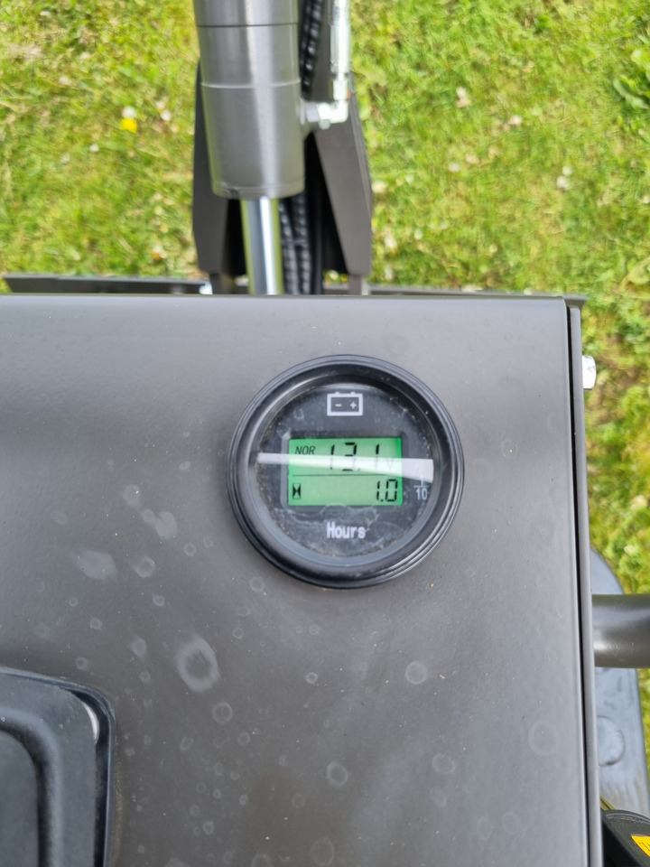 New Mini excavator WCM CTX8010: picture 15 New Mini excavator WCM CTX8010: picture 15