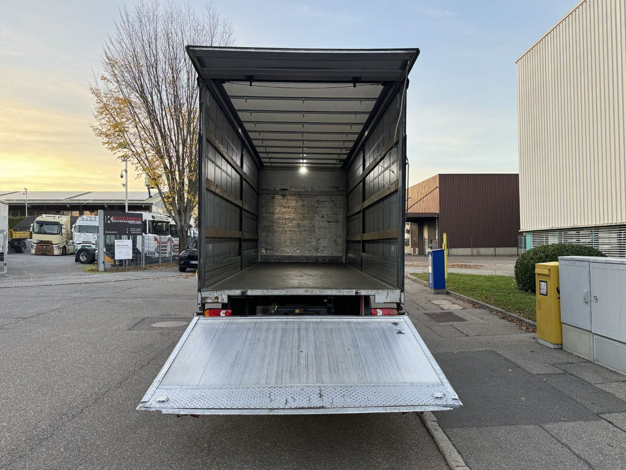 Curtainsider truck DAF LF 290 FA 16t L-Haus Schiebeplane 7,3m LBW AHK: picture 9