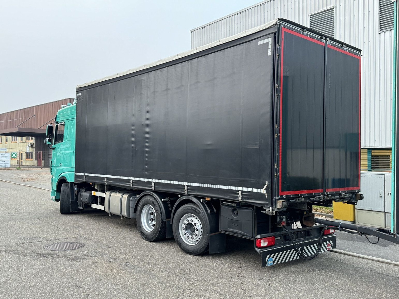 DAF XF480 6x2 Schiebeplane-Zug Bordwände Lenkachse - Curtainsider truck: picture 5 DAF XF480 6x2 Schiebeplane-Zug Bordwände Lenkachse - Curtainsider truck: picture 5