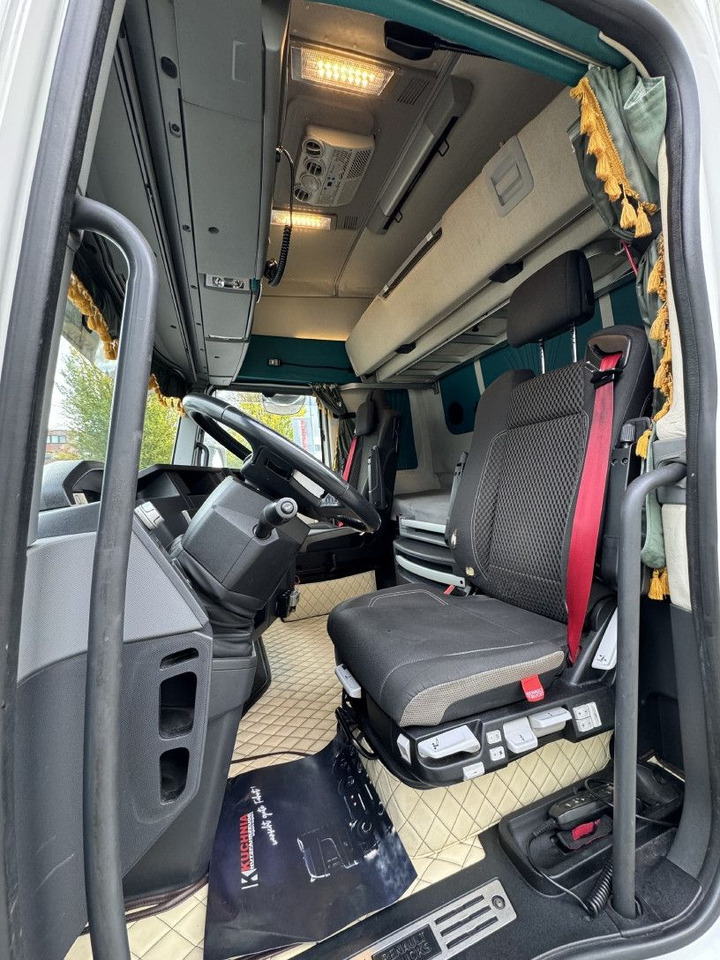 Tractor unit Renault T520 HIGHCAB Comfort 2-Tanks Retarder Airbrush: picture 11 Tractor unit Renault T520 HIGHCAB Comfort 2-Tanks Retarder Airbrush: picture 11