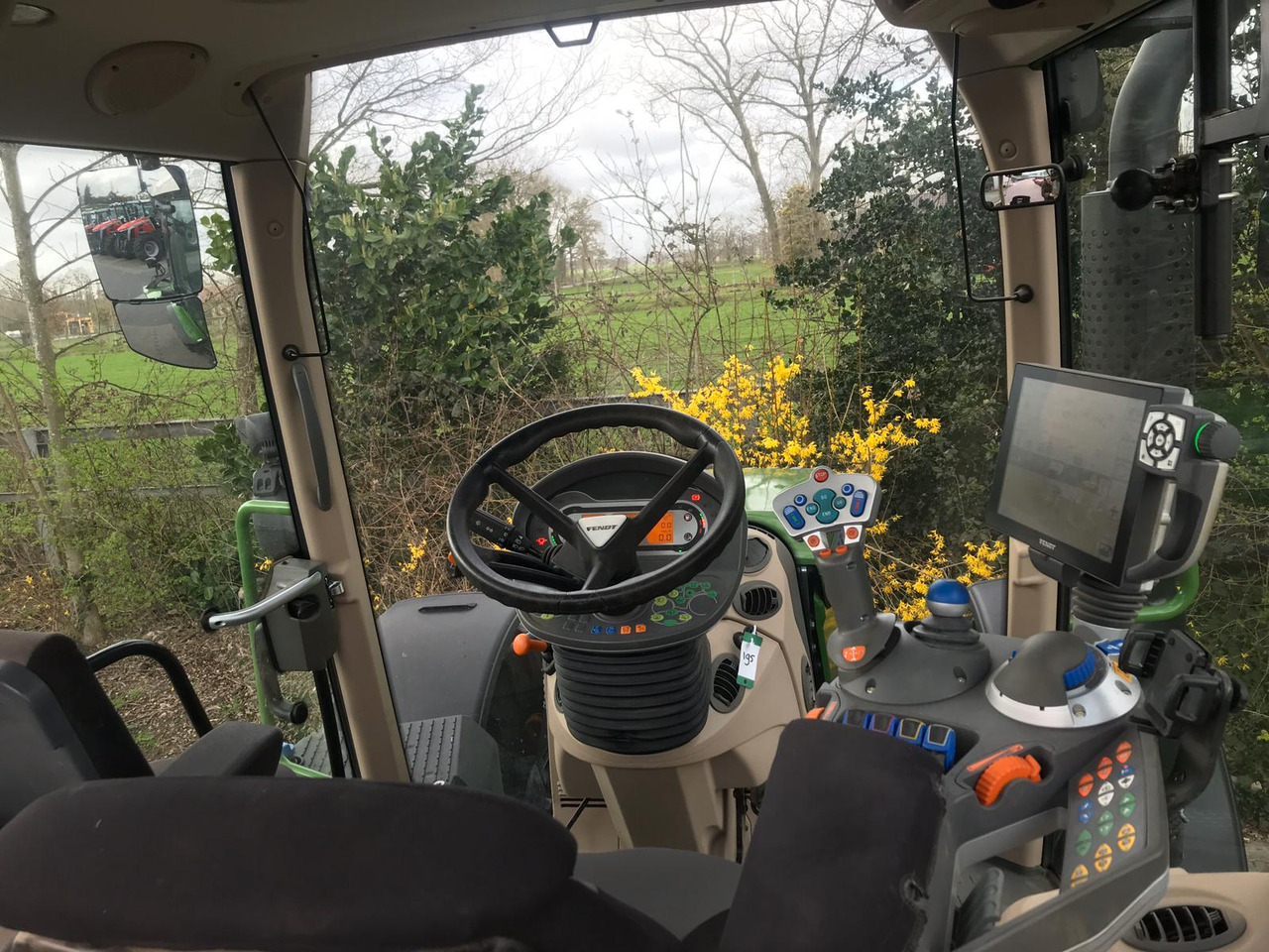 Farm tractor Fendt 514 Vario S4 ProfiPlus: picture 25