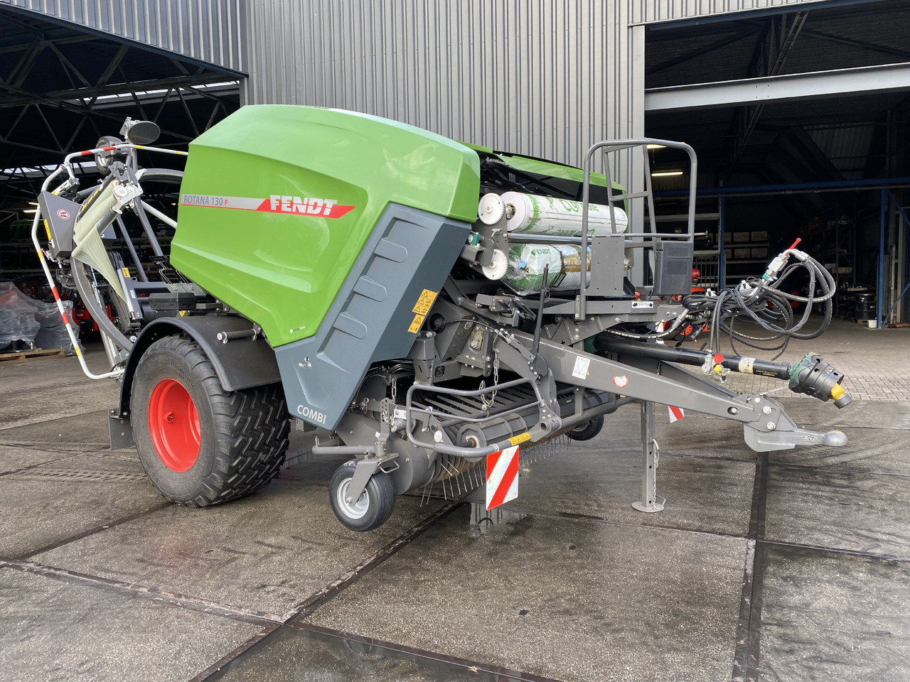 Fendt Rotana 130F - Bale wrapper: picture 1 Fendt Rotana 130F - Bale wrapper: picture 1