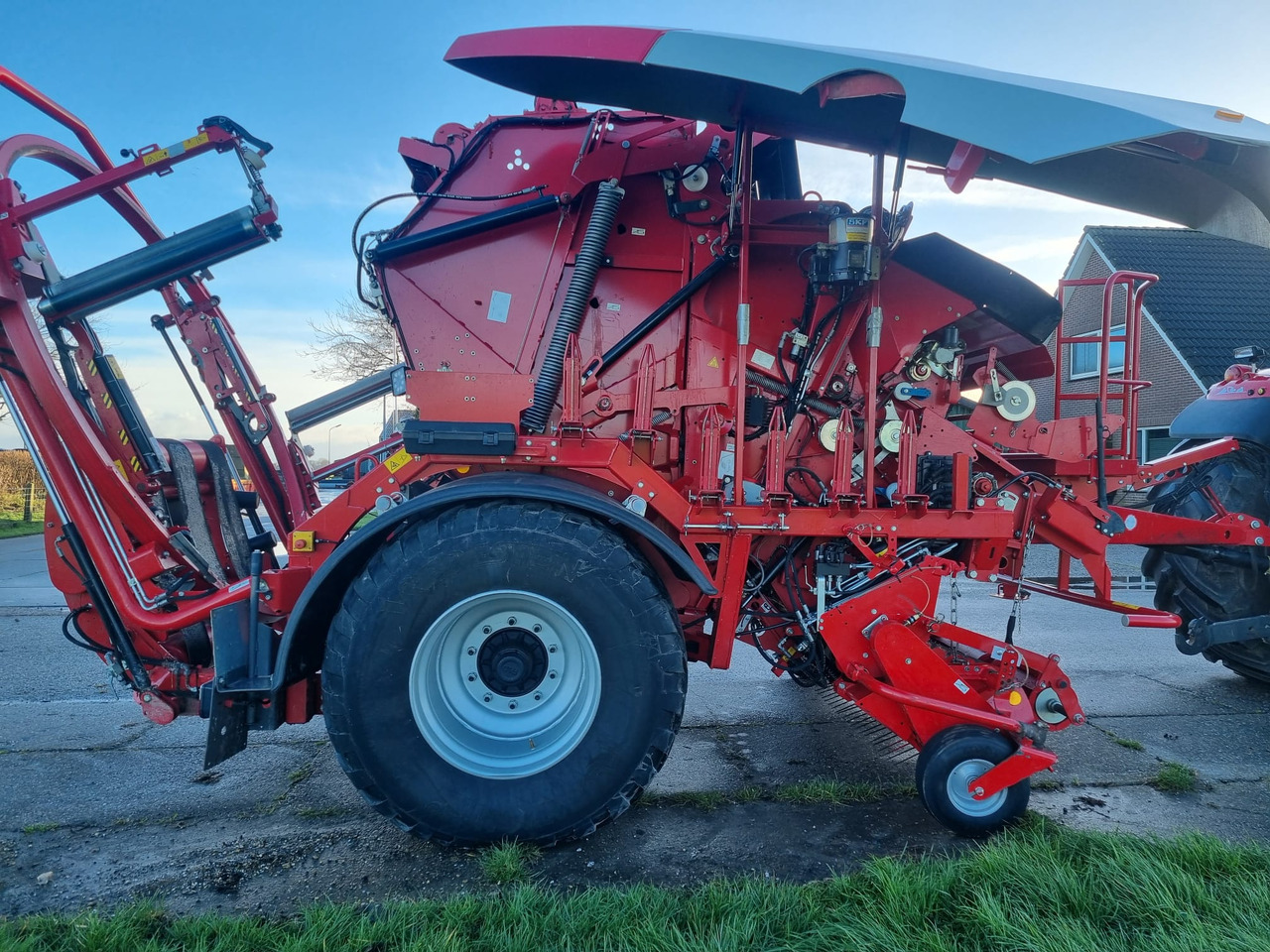 Lely-Welger RPC 160V - Bale wrapper: picture 4 Lely-Welger RPC 160V - Bale wrapper: picture 4