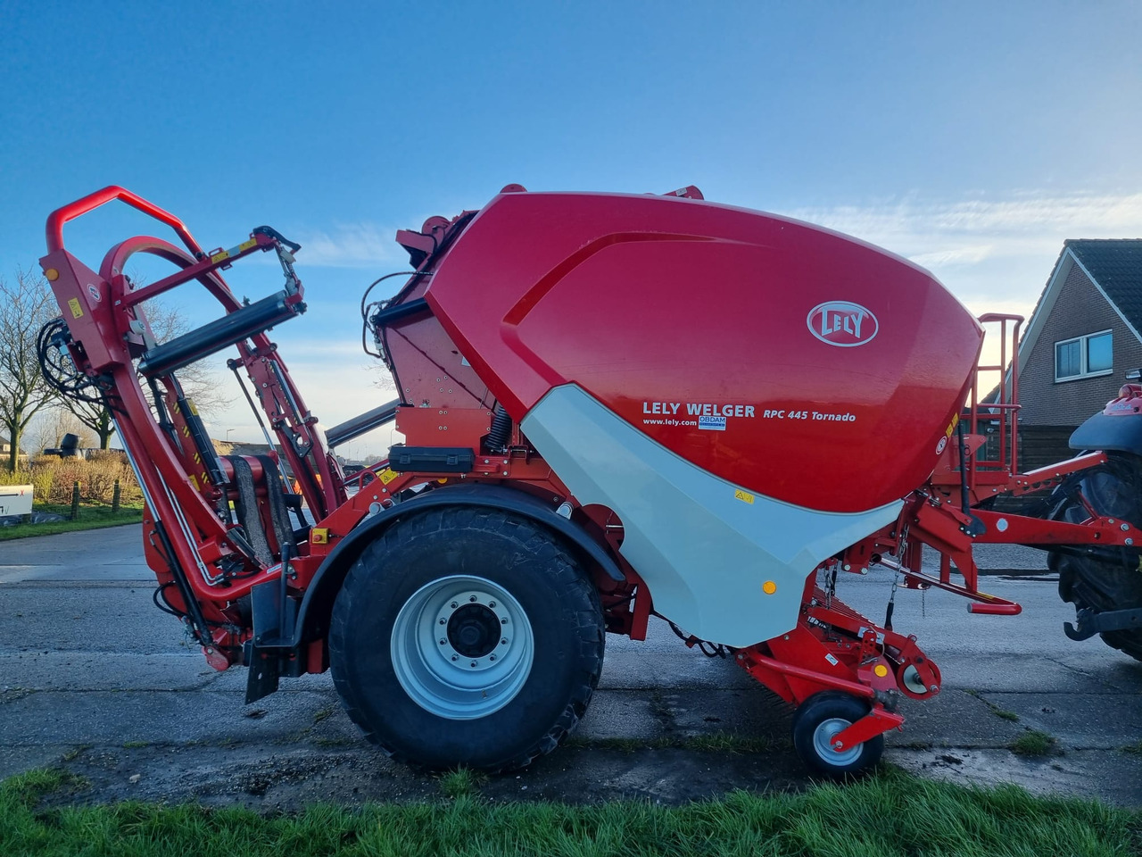 Lely Welger RPC160V - Bale wrapper: picture 1 Lely Welger RPC160V - Bale wrapper: picture 1