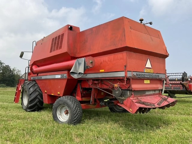 MASSEY FERGUSON 38RS - Combine harvester: picture 5 MASSEY FERGUSON 38RS - Combine harvester: picture 5