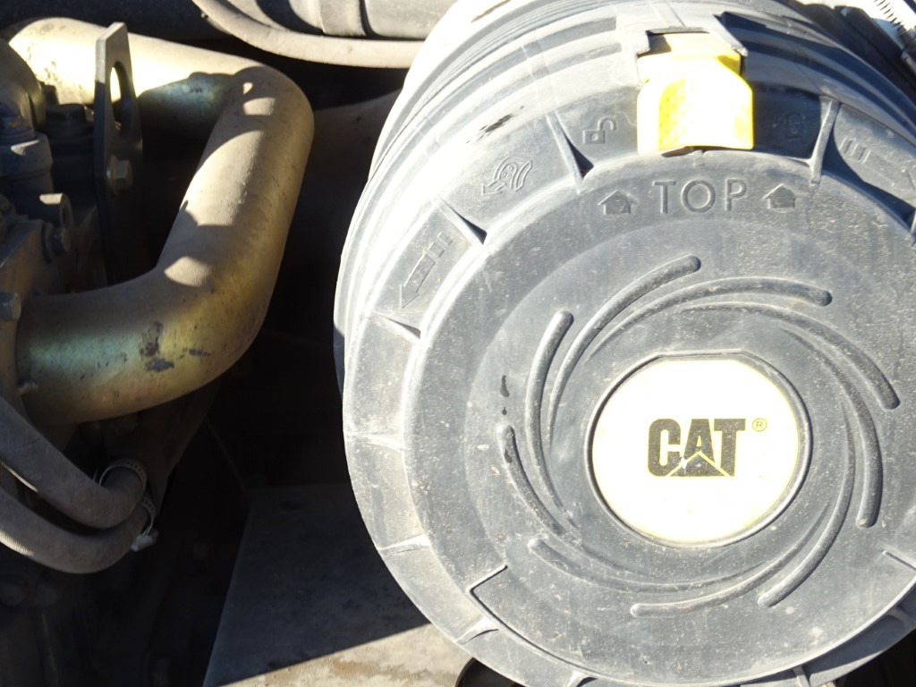 Telescopic handler CATERPILLAR TH360B: picture 8