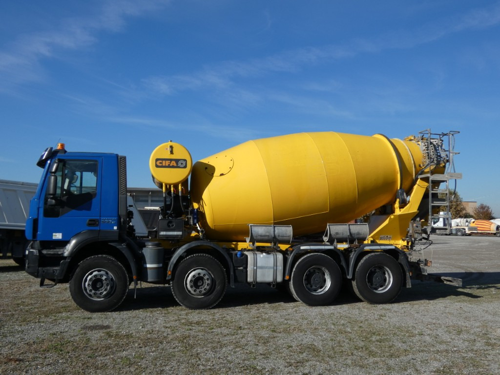 IVECO TRAKKER 500 CIFA RY1300 - Concrete mixer truck: picture 2 IVECO TRAKKER 500 CIFA RY1300 - Concrete mixer truck: picture 2