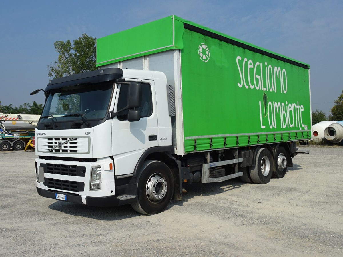 VOLVO FM9 R 62 - Curtainsider truck: picture 1 VOLVO FM9 R 62 - Curtainsider truck: picture 1