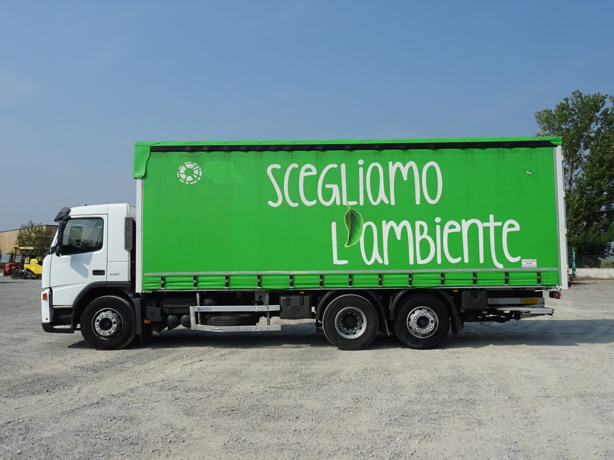 VOLVO FM9 R 62 - Curtainsider truck: picture 2 VOLVO FM9 R 62 - Curtainsider truck: picture 2