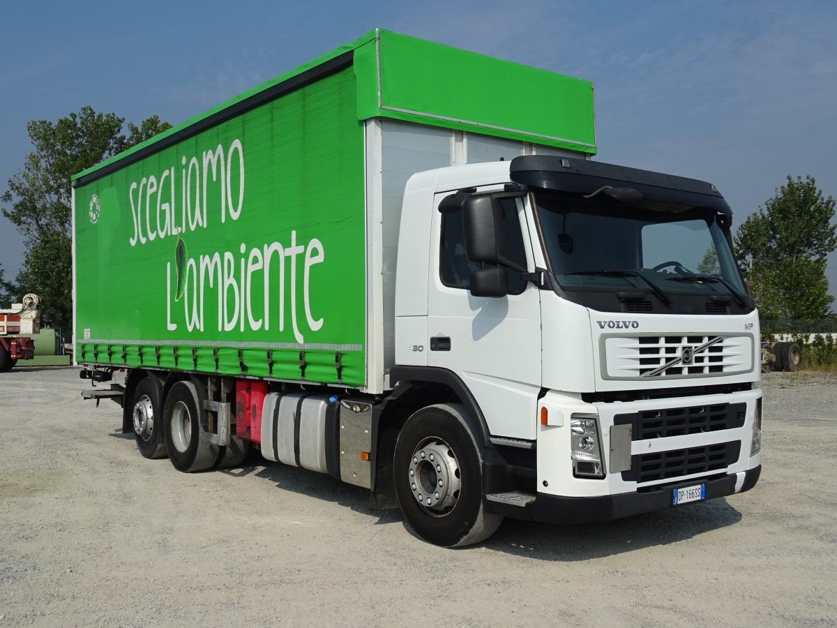 VOLVO FM9 R 62 - Curtainsider truck: picture 3 VOLVO FM9 R 62 - Curtainsider truck: picture 3
