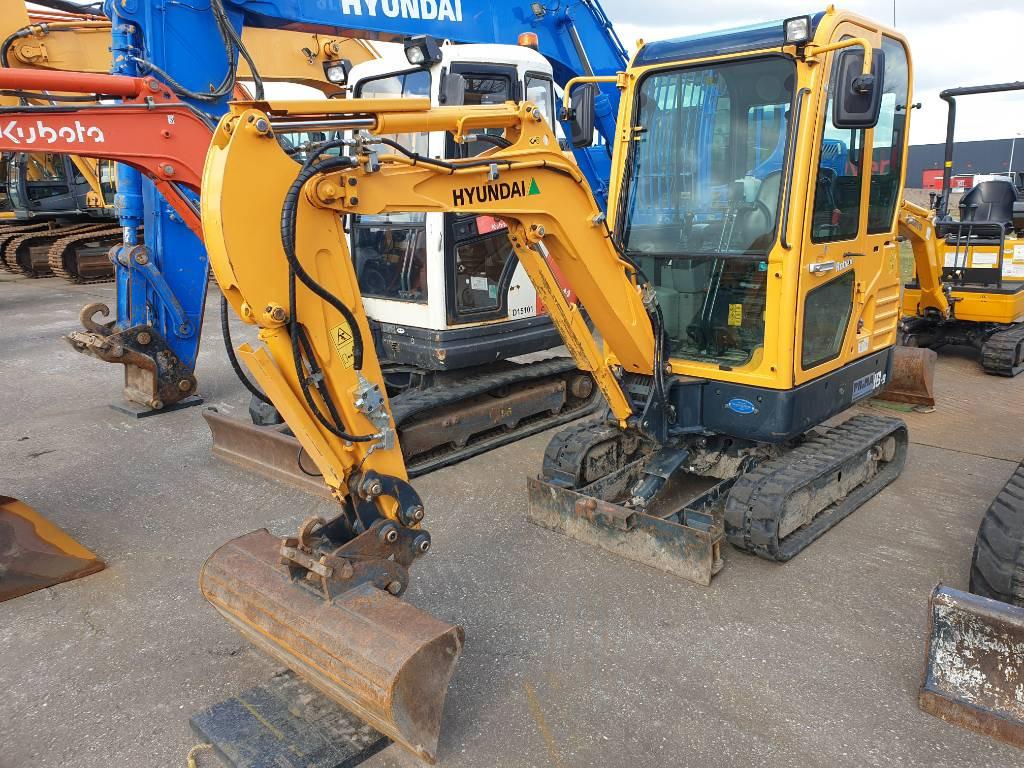 Hyundai R18-9 - Mini excavator: picture 1 Hyundai R18-9 - Mini excavator: picture 1