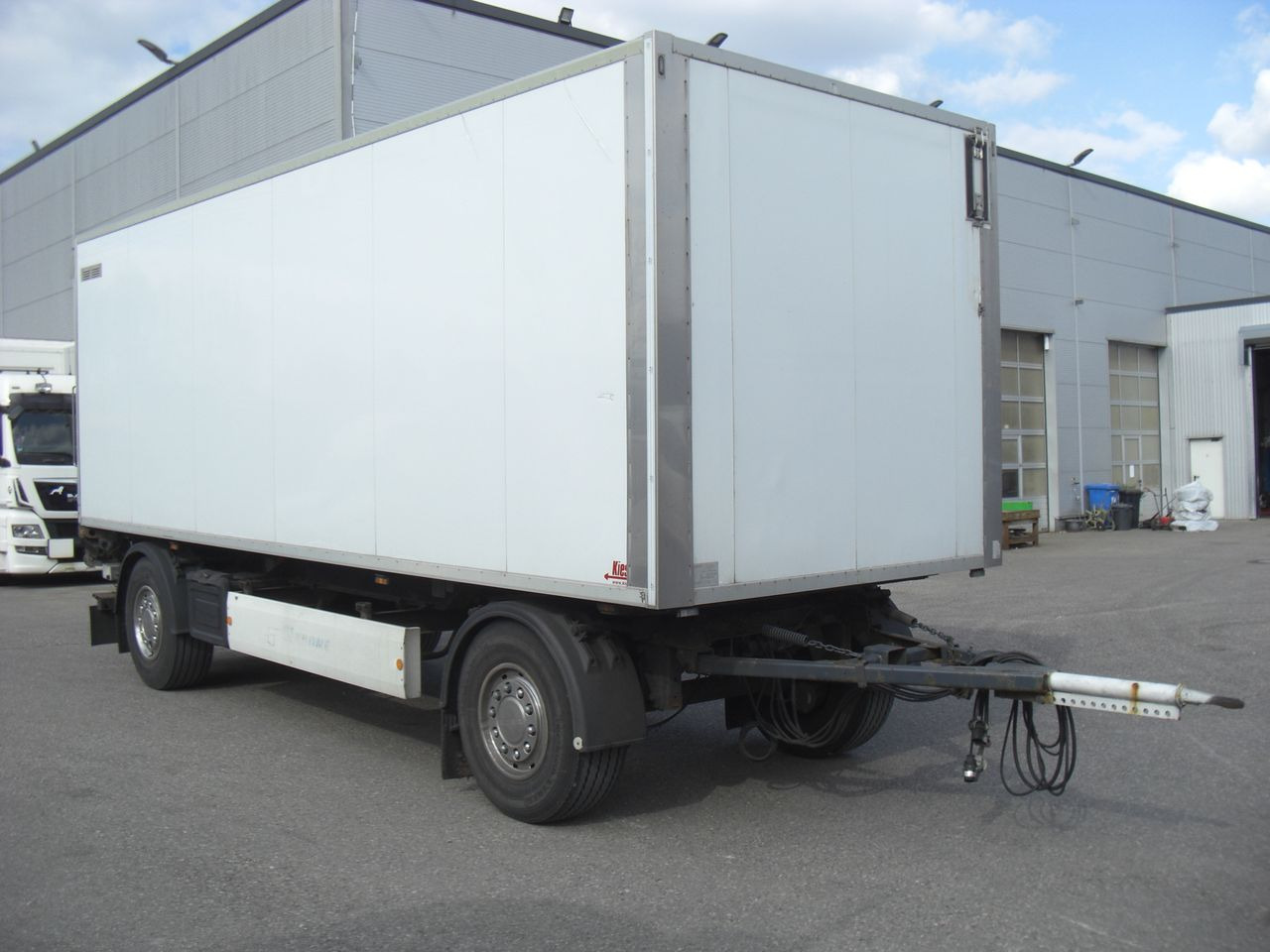 Magyar SR34MD1 / 3 KAMMERN - Tank semi-trailer: picture 3 Magyar SR34MD1 / 3 KAMMERN - Tank semi-trailer: picture 3