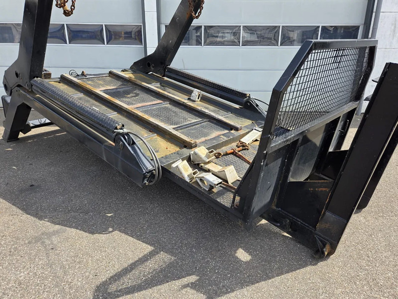 Diversen 14 ton Portaal systeem. haakarm en kabel systeem - Cable system truck: picture 3 Diversen 14 ton Portaal systeem. haakarm en kabel systeem - Cable system truck: picture 3