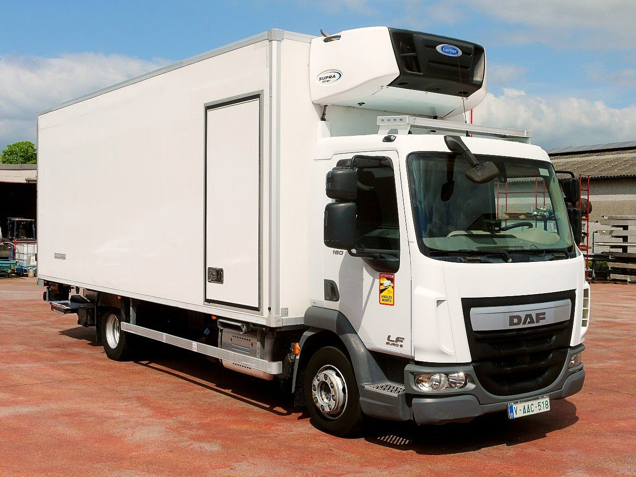 DAF 180.12 LF FA KUHLKOFFER CARRIER SUPRA 850 MULTI - Refrigerator truck: picture 2 DAF 180.12 LF FA KUHLKOFFER CARRIER SUPRA 850 MULTI - Refrigerator truck: picture 2