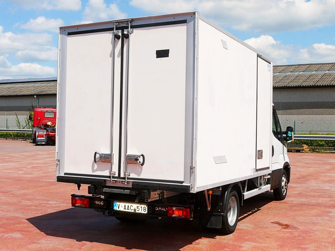 Refrigerated van Iveco 35C13 DAILY KUHLKOFFER CARRIER PULSOR 400 AIRCO: picture 6