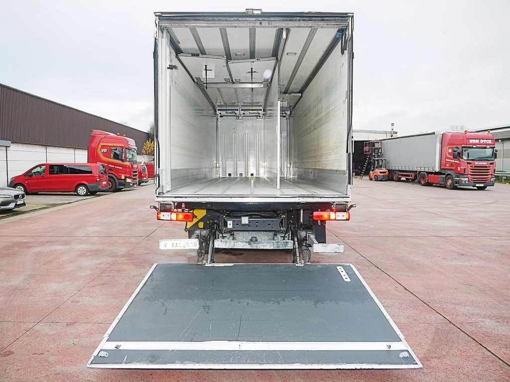Refrigerator truck Renault 26.320 D KUHLKOFFER THERMOKING MT T1200 6X2 A/C: picture 8