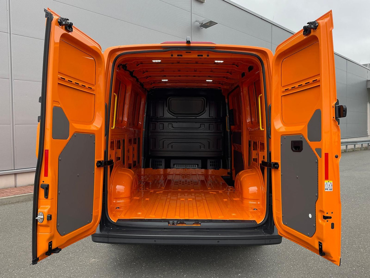 Car MAN TGE 3.180 Kasten L3H2 ACC LED STANDHZ NAVI: picture 35 Car MAN TGE 3.180 Kasten L3H2 ACC LED STANDHZ NAVI: picture 35