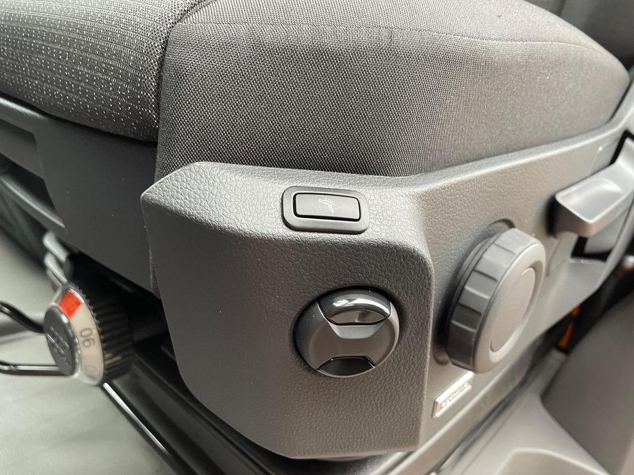 Car MAN TGE 3.180 Kasten L3H2 ACC LED STANDHZ NAVI: picture 30 Car MAN TGE 3.180 Kasten L3H2 ACC LED STANDHZ NAVI: picture 30