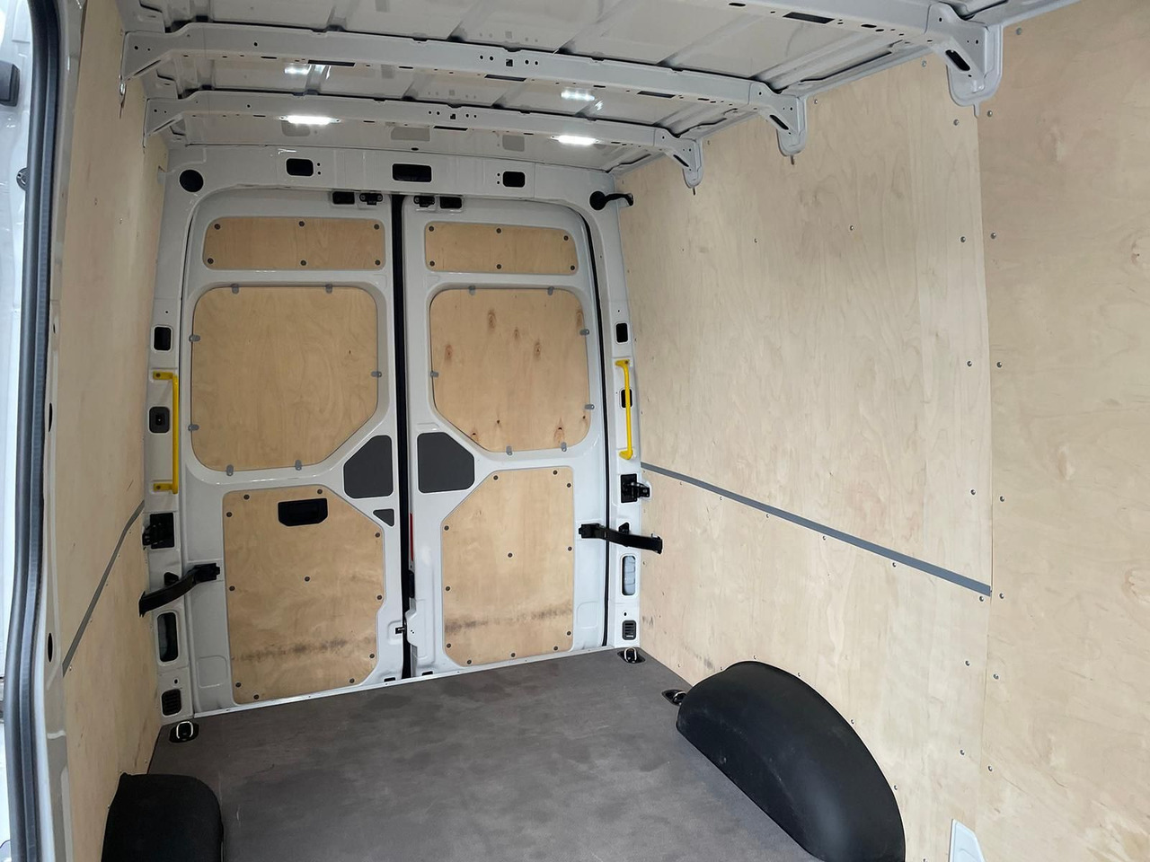 Panel van MAN TGE 3.180 L3H3 Kasten 4x4 AUTOM DIFF AHK TEMP: picture 10