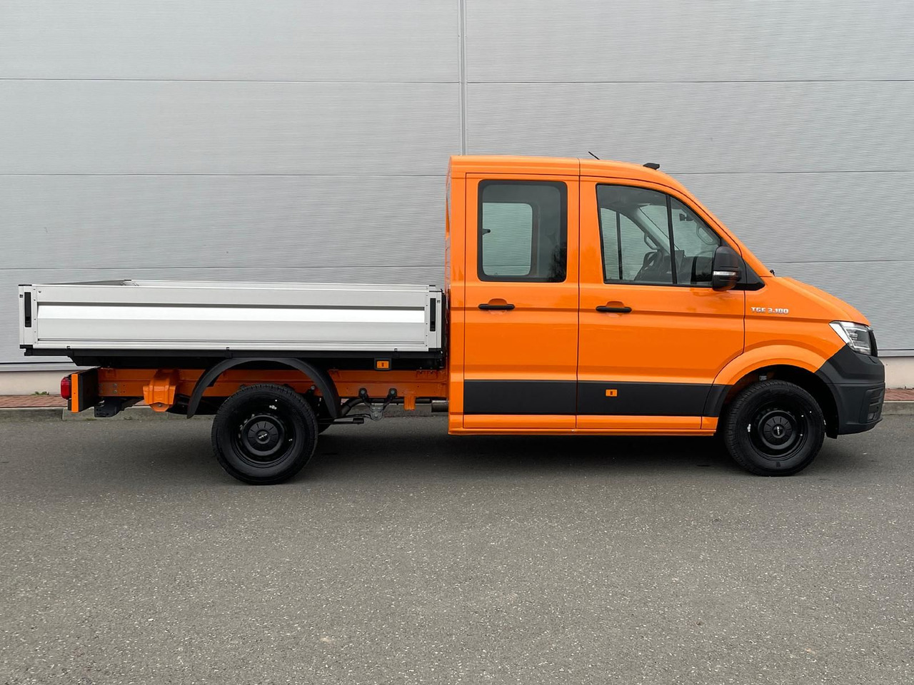 MAN TGE 3.180 Pritsche DOKA MR 7SITZE ACC LED DIFFSP - Open body delivery van, Combi van: picture 5 MAN TGE 3.180 Pritsche DOKA MR 7SITZE ACC LED DIFFSP - Open body delivery van, Combi van: picture 5