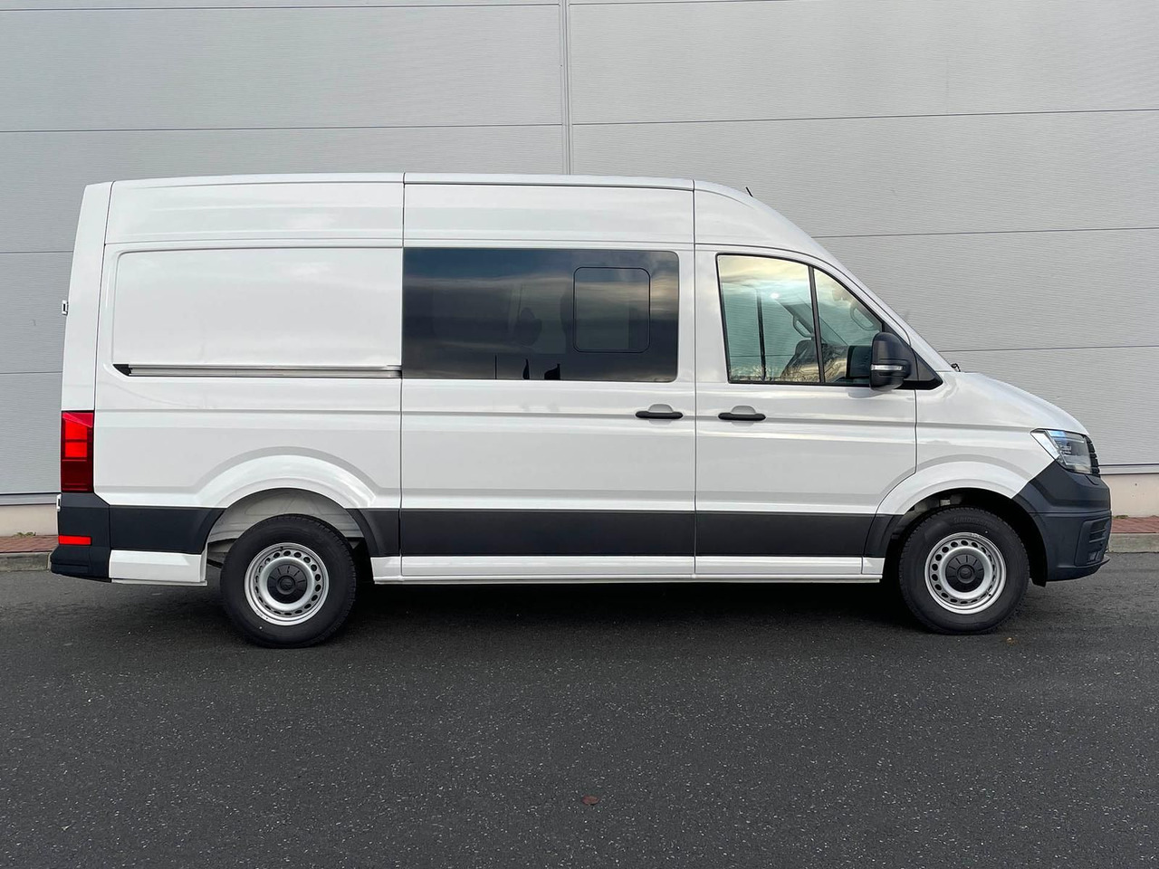 Volkswagen Crafter MIXTO 35 L3H3 Autom NAV SITZH ACC 5SITZE - Panel van, Combi van: picture 5 Volkswagen Crafter MIXTO 35 L3H3 Autom NAV SITZH ACC 5SITZE - Panel van, Combi van: picture 5