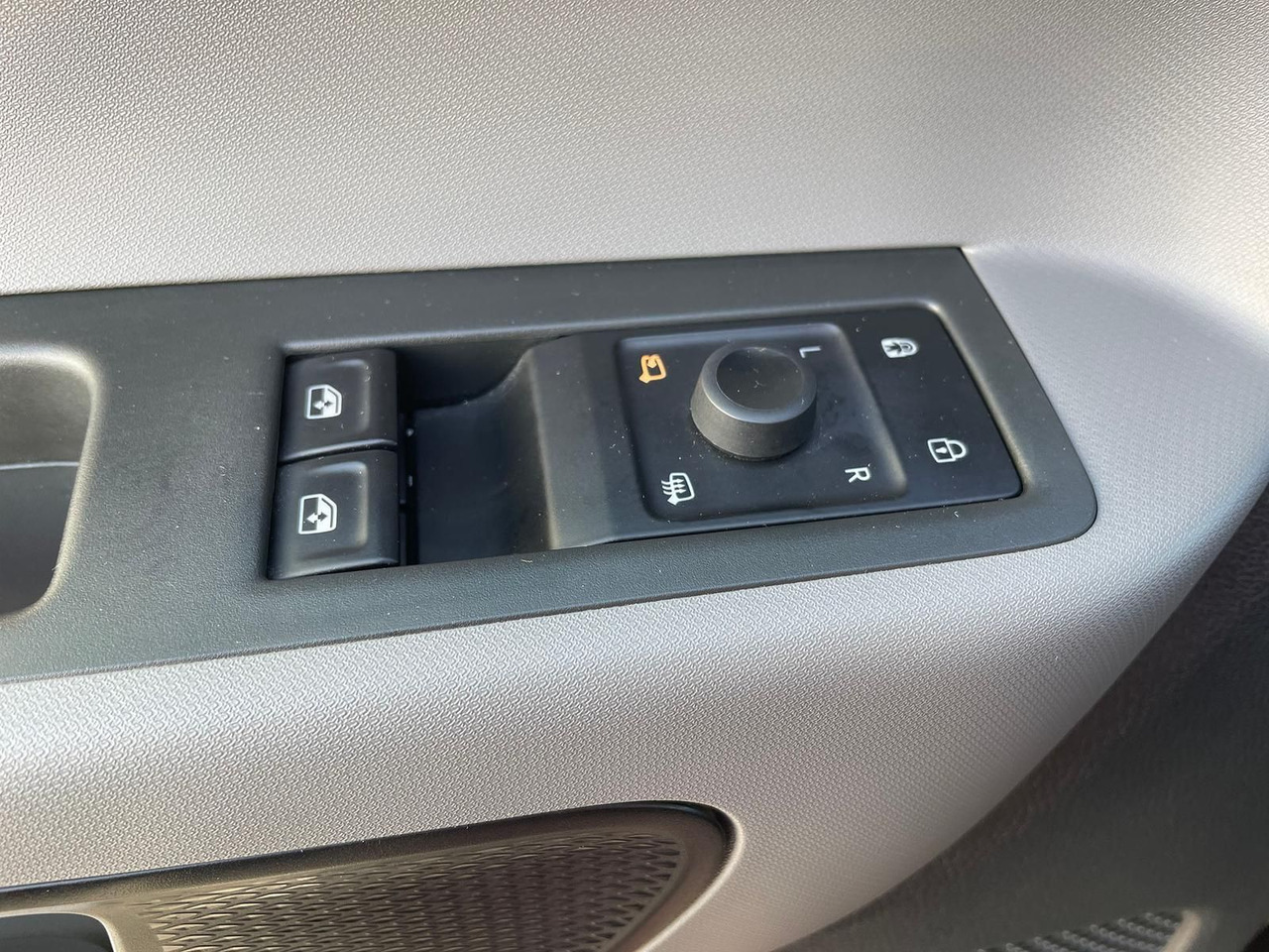 Passenger van, Electric van Volkswagen ID.Buzz KW Fahrwerk LM Felgen KLIMA PDC ACC DAB: picture 35