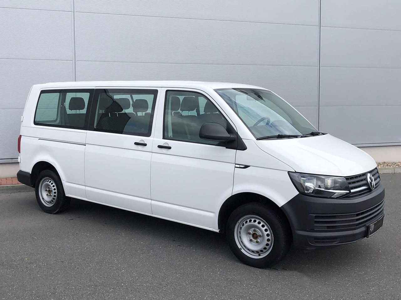 Volkswagen T6 Transporter 2.0 TDI Kombi lang 9-SITZE TEMP - Minibus, Passenger van: picture 2 Volkswagen T6 Transporter 2.0 TDI Kombi lang 9-SITZE TEMP - Minibus, Passenger van: picture 2