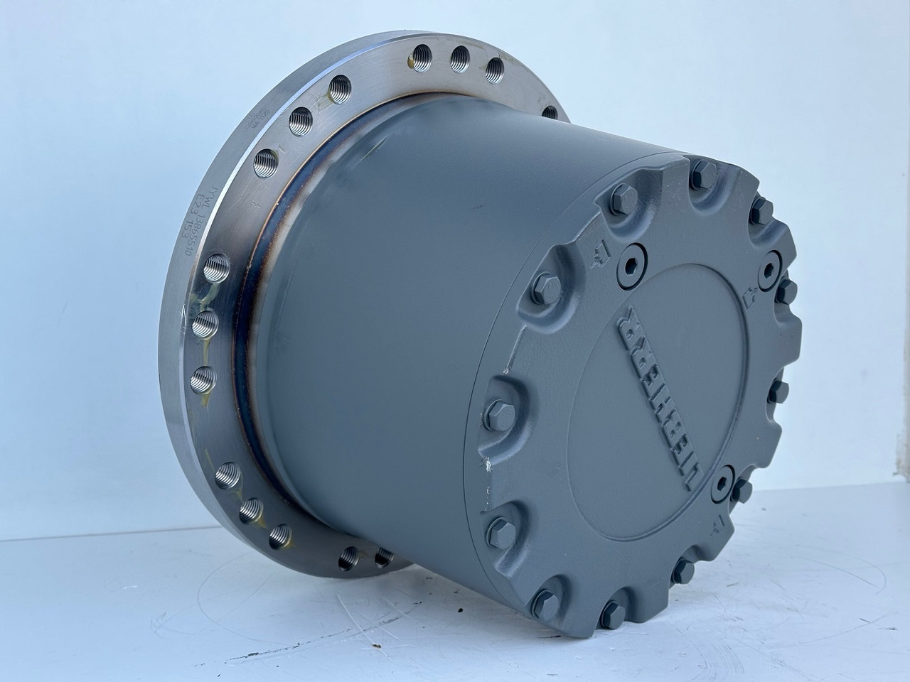Final drive for Crawler excavator LIEBHERR Original Liebherr Fahrantrieb Typ:LPI0700 30S 0002 00 mit ID-Nr.12891035 – ID-Nr.12977341. R922-1487, R924-1677, R926 K-LC-1827, R926-1715. #12891035.545-01664#: picture 8 Final drive for Crawler excavator LIEBHERR Original Liebherr Fahrantrieb Typ:LPI0700 30S 0002 00 mit ID-Nr.12891035 – ID-Nr.12977341. R922-1487, R924-1677, R926 K-LC-1827, R926-1715. #12891035.545-01664#: picture 8