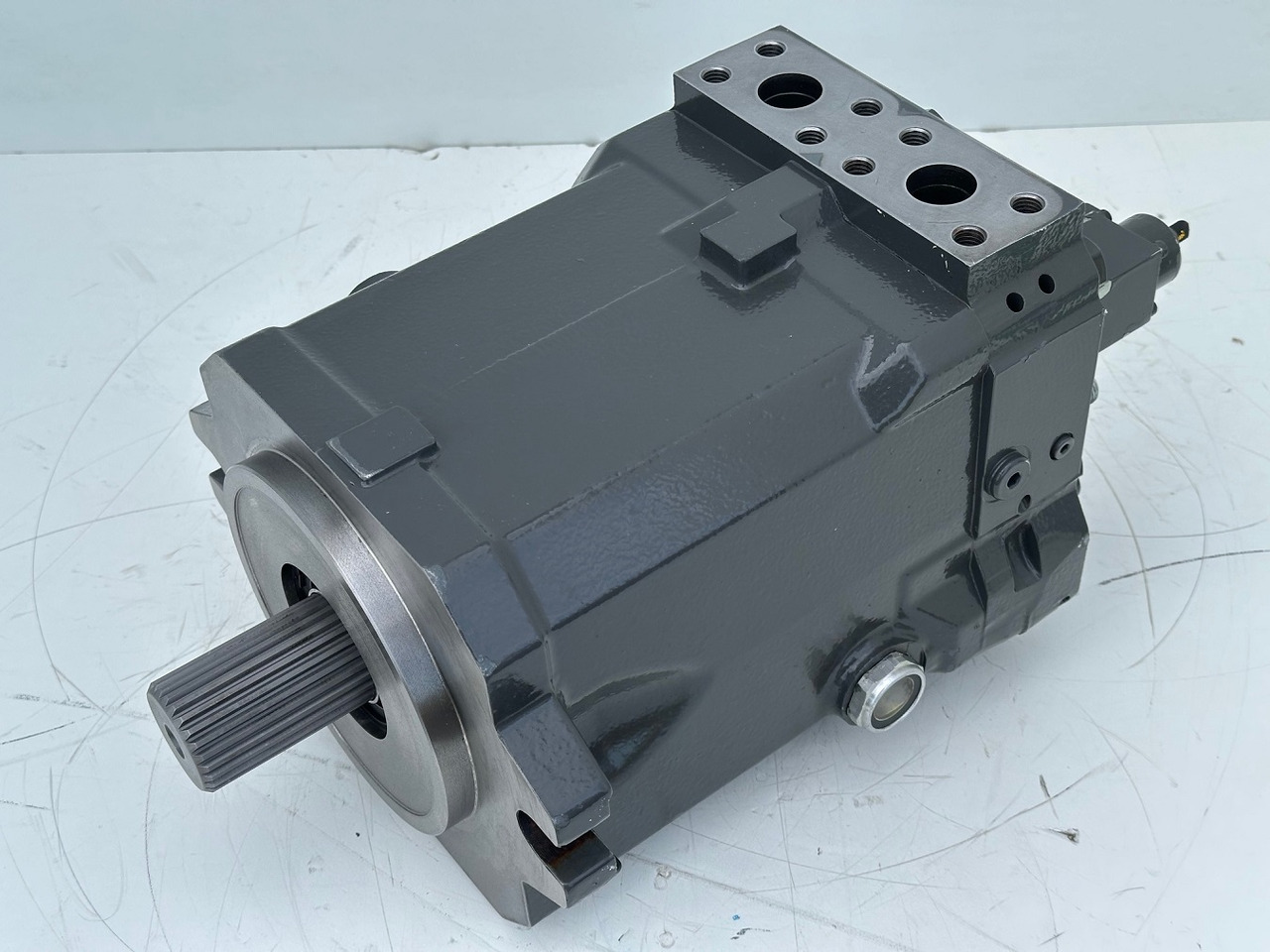 Linde Verstellmotor-Axialkolbenmotor Typ:HMV135-02 2710.  #HMV135-02.2710# - Hydraulic motor: picture 5 Linde Verstellmotor-Axialkolbenmotor Typ:HMV135-02 2710.  #HMV135-02.2710# - Hydraulic motor: picture 5