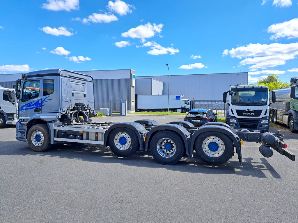 Mercedes Benz Actros 3243 8x2 1,2 & 4 Lenkachse, 2 & 4 Liftbar(Nr. 6051) - Cab chassis truck: picture 4 Mercedes Benz Actros 3243 8x2 1,2 & 4 Lenkachse, 2 & 4 Liftbar(Nr. 6051) - Cab chassis truck: picture 4