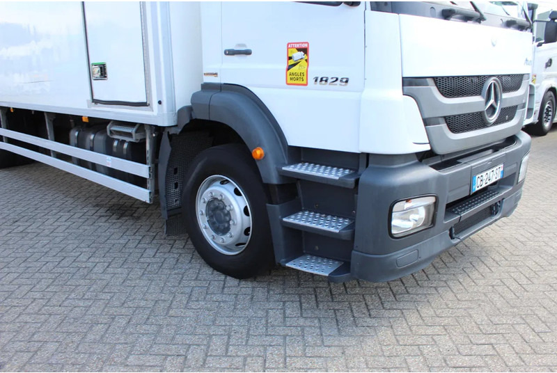 Mercedes-Benz Axor 1829 * MANAUL * EURO5 * 4X2 * CARRIER SUPRA 950 * - Refrigerator truck: picture 3 Mercedes-Benz Axor 1829 * MANAUL * EURO5 * 4X2 * CARRIER SUPRA 950 * - Refrigerator truck: picture 3