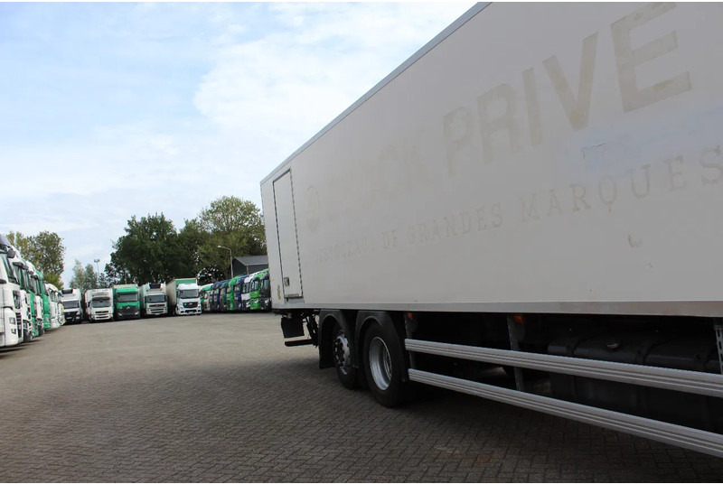 Refrigerator truck Scania P320 * EURO5 * 6X2 * CARRIER SUPRA 750 * MANUAL *: picture 11