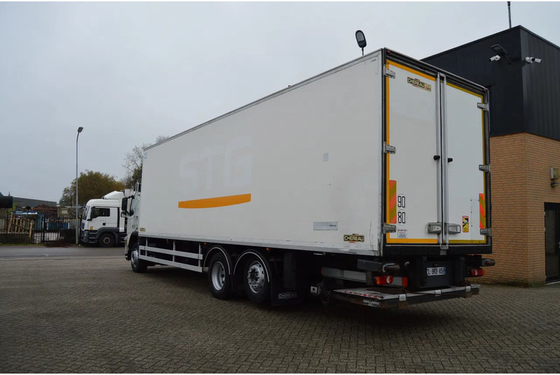 Volvo FM 370 * EURO5 * CARRIER SUPRA 950 SILENT * 6X2 * - Refrigerator truck: picture 2 Volvo FM 370 * EURO5 * CARRIER SUPRA 950 SILENT * 6X2 * - Refrigerator truck: picture 2