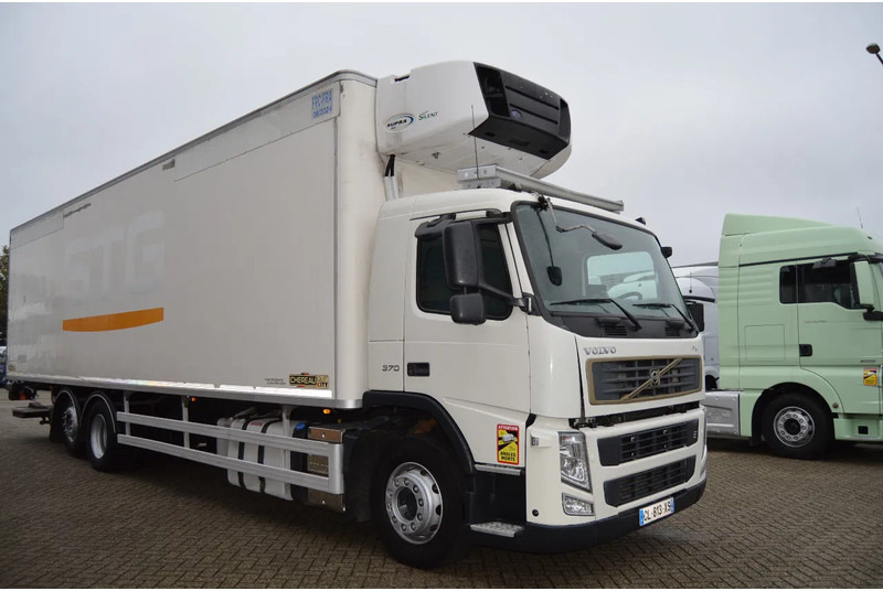 Volvo FM 370 * EURO5 * CARRIER SUPRA 950 SILENT * 6X2 * - Refrigerator truck: picture 5 Volvo FM 370 * EURO5 * CARRIER SUPRA 950 SILENT * 6X2 * - Refrigerator truck: picture 5