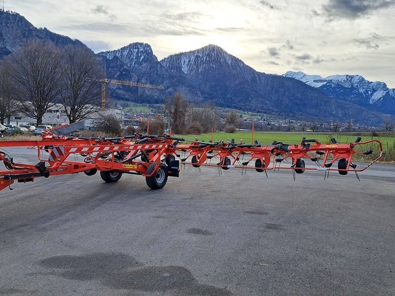 Kuhn Giroheuer GF 13003 T - Tedder/ Rake: picture 5 Kuhn Giroheuer GF 13003 T - Tedder/ Rake: picture 5