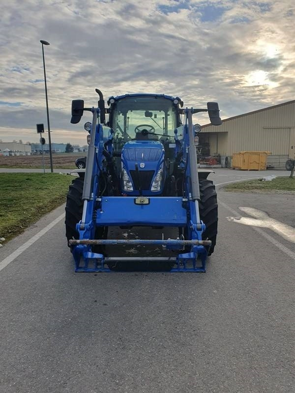New Holland T 5.115 - Farm tractor: picture 3 New Holland T 5.115 - Farm tractor: picture 3