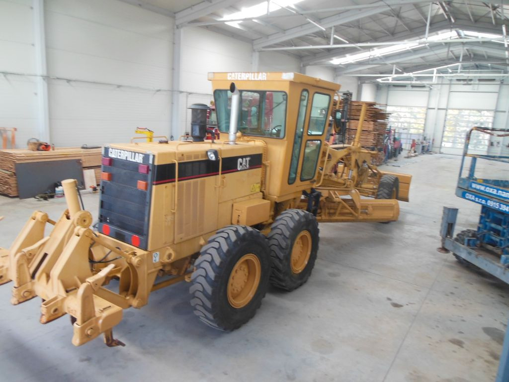 CAT 12 H - NA + RIPER - Grader: picture 3 CAT 12 H - NA + RIPER - Grader: picture 3